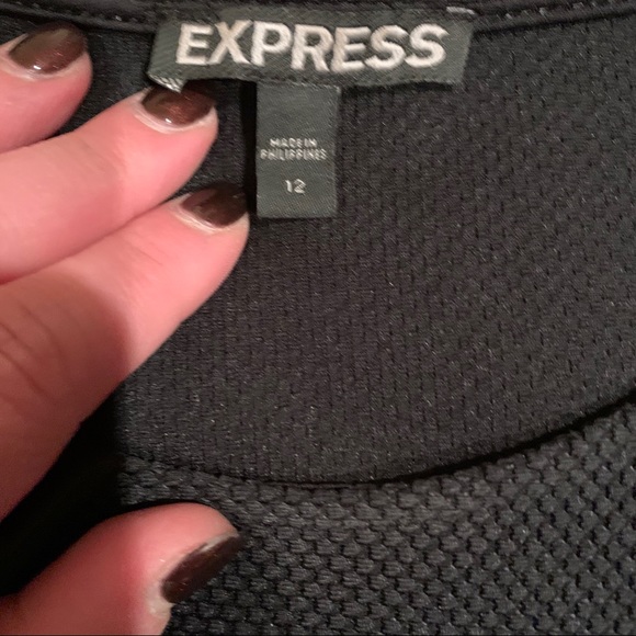 Express dress - Picture 2 of 8
